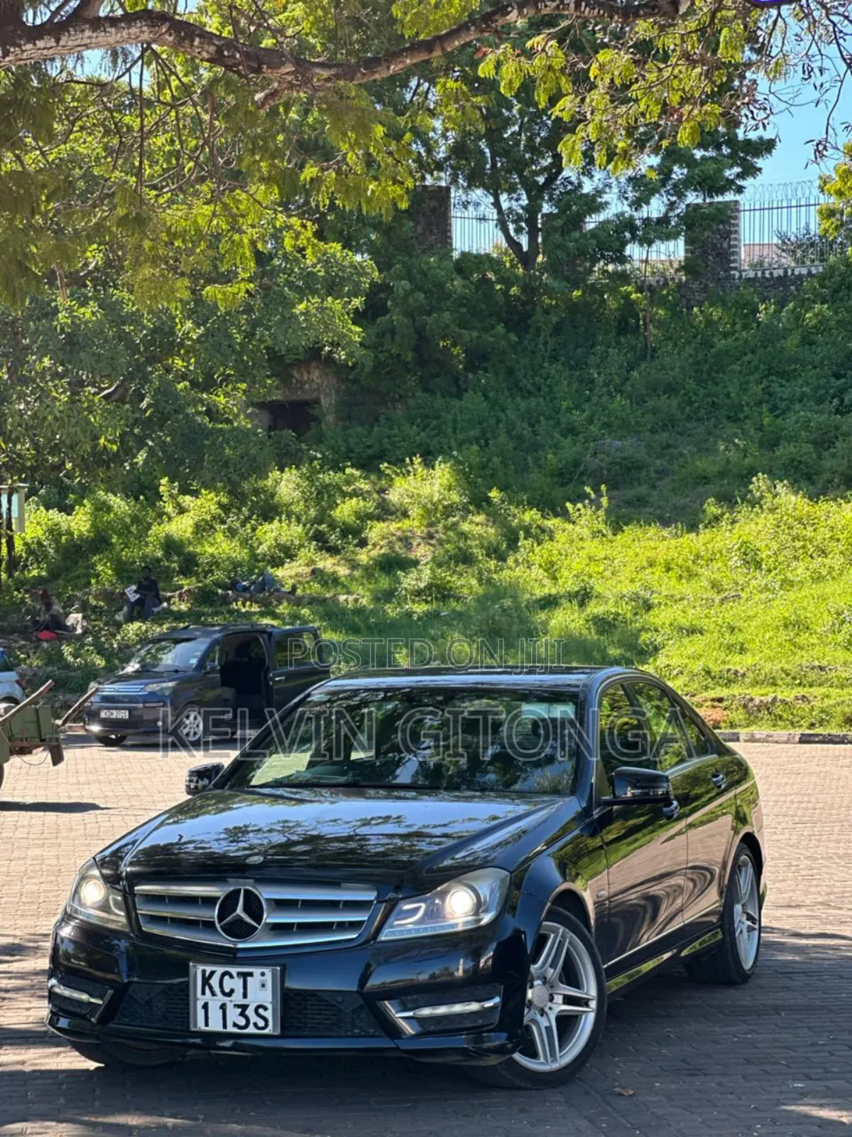 Mercedes-Benz C200 2011 Black