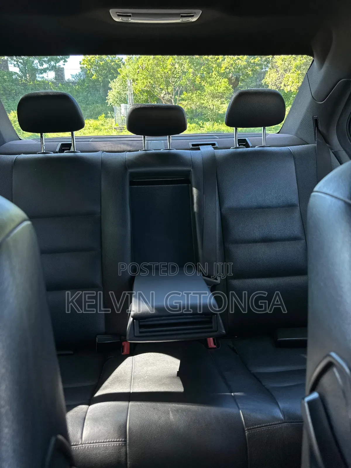 Mercedes-Benz C200 2011 Black