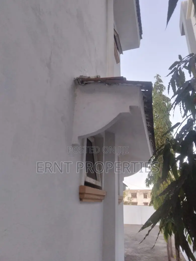5bdrm Maisonette in Nyali for sale