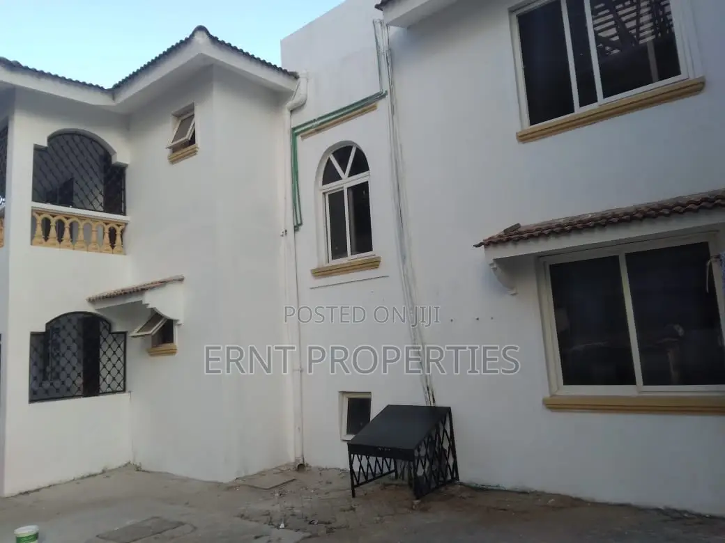 5bdrm Maisonette in Nyali for sale