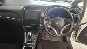 Honda Fit Shuttle 2017 White