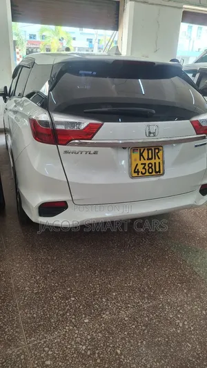 Honda Fit Shuttle 2017 White