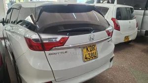 Honda Fit Shuttle 2017 White