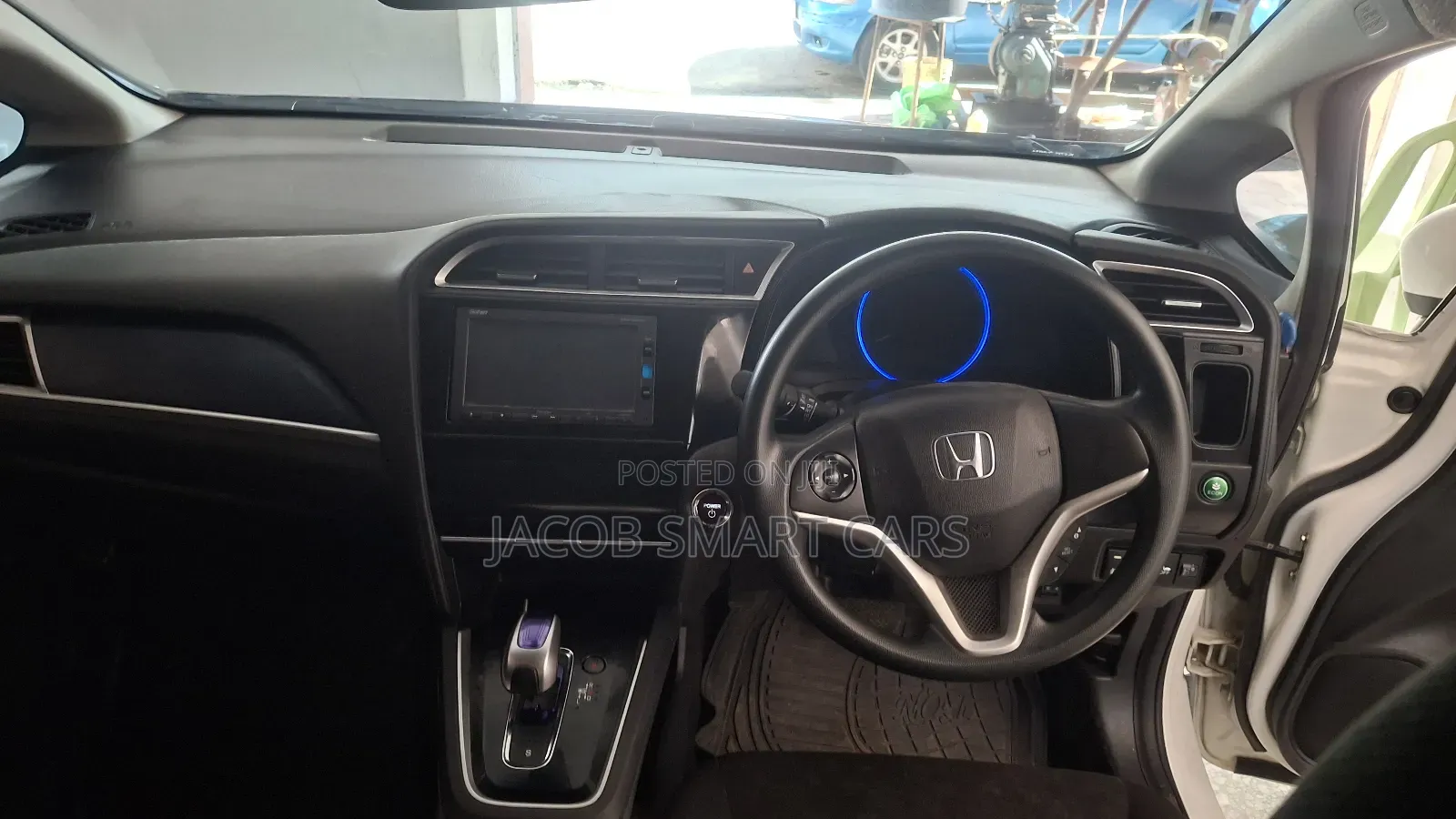 Honda Fit Shuttle 2017 White