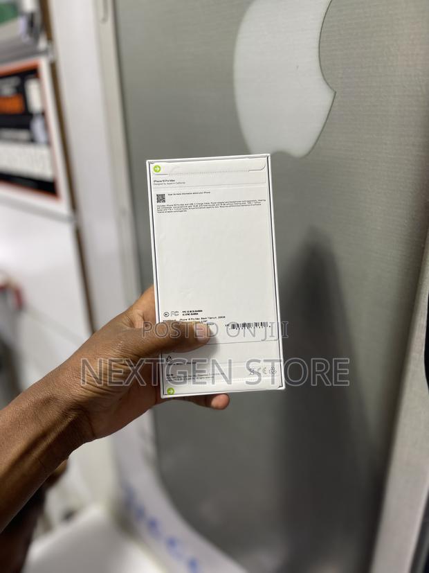 New Apple iPhone 16 Pro Max 256 GB Black - thumbnail 2