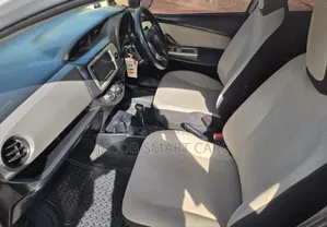 Toyota Vitz 2014 Silver