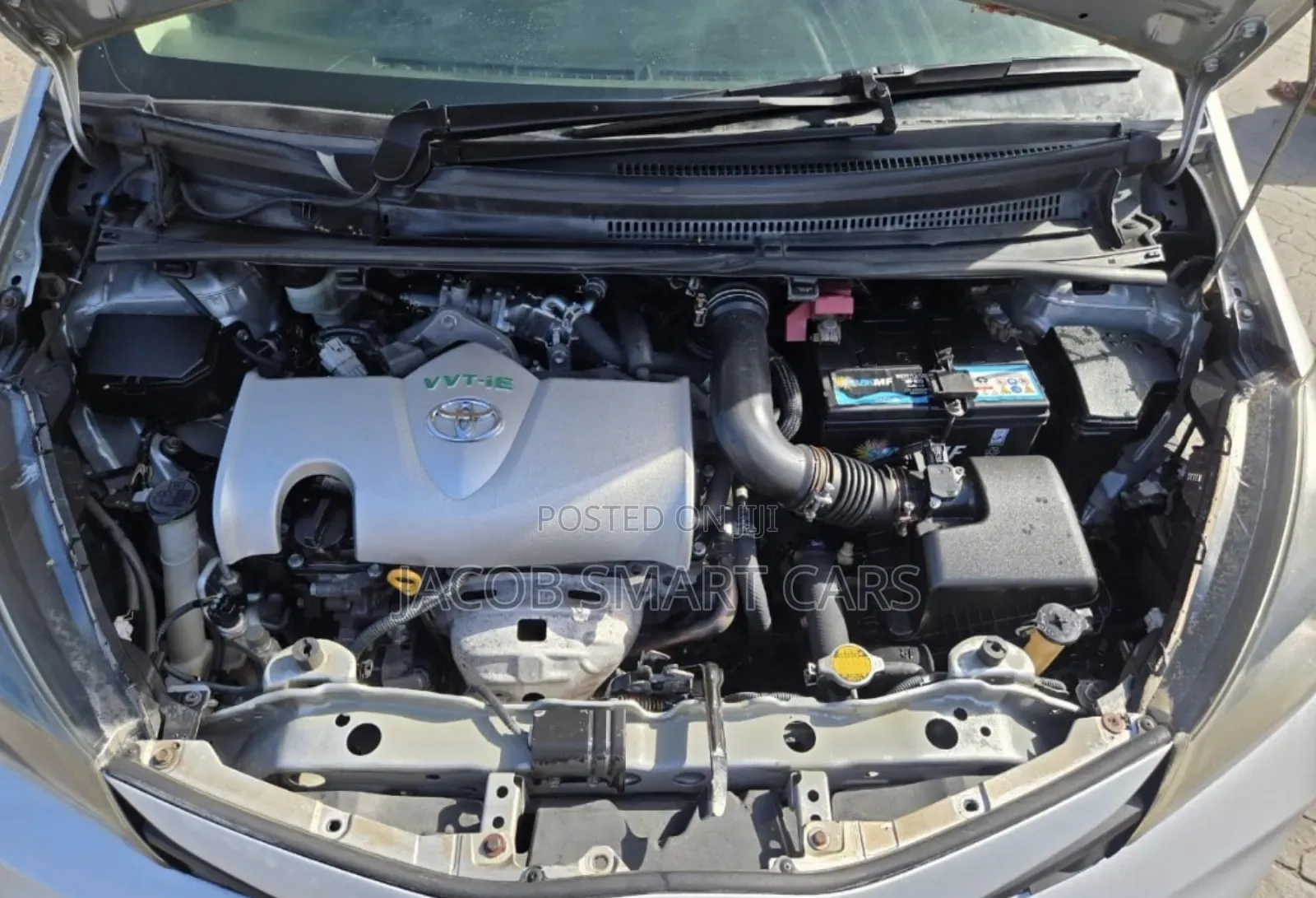 Toyota Vitz 2014 Silver