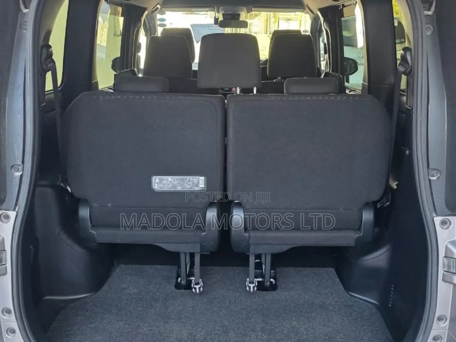 Toyota Noah 2.0 AWD (7 Seater) 2019 Gray