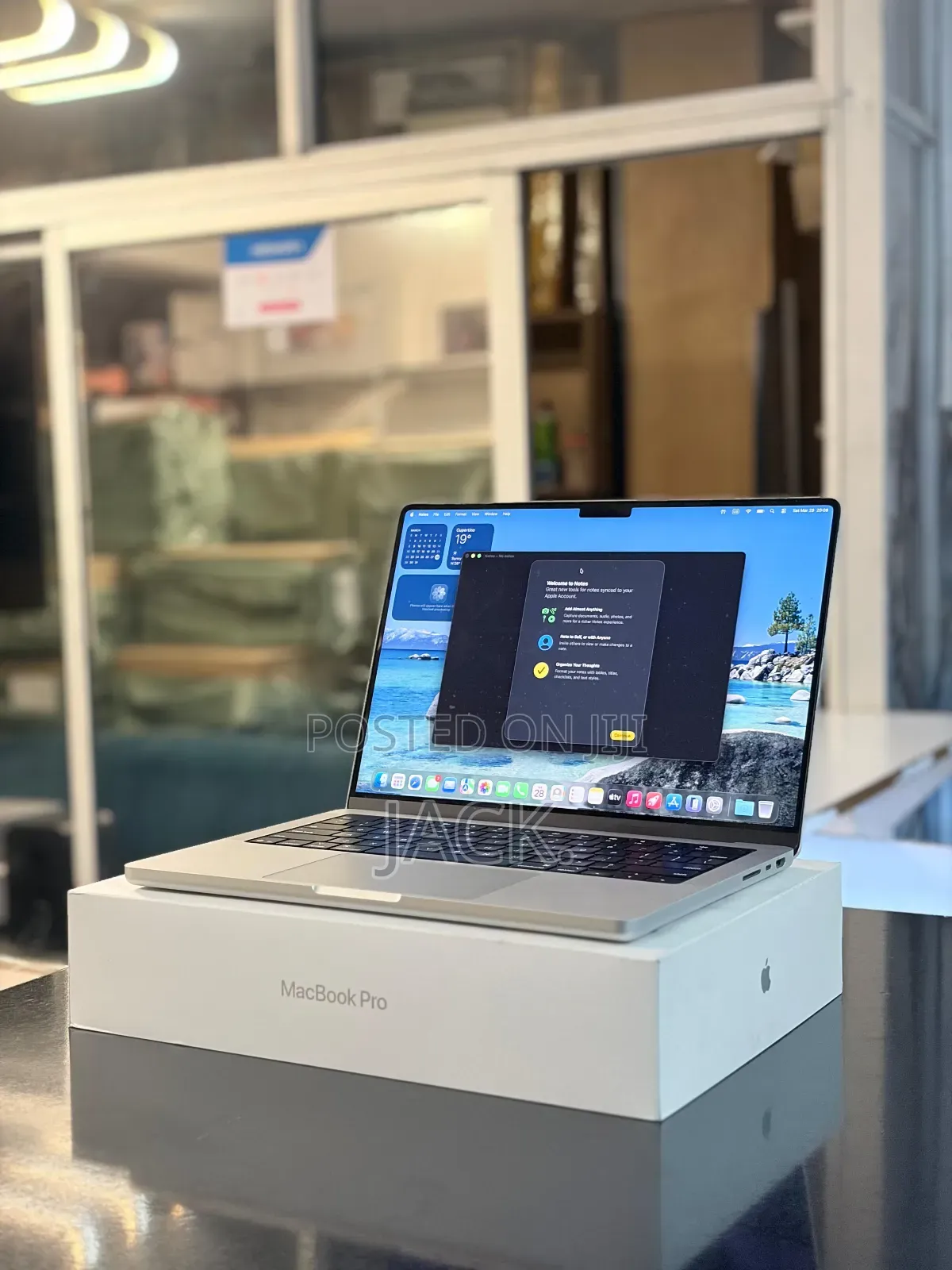 Laptop Apple Macbook Pro 2025 M5 14-inch 16GB Apple M5 SSD 512GB