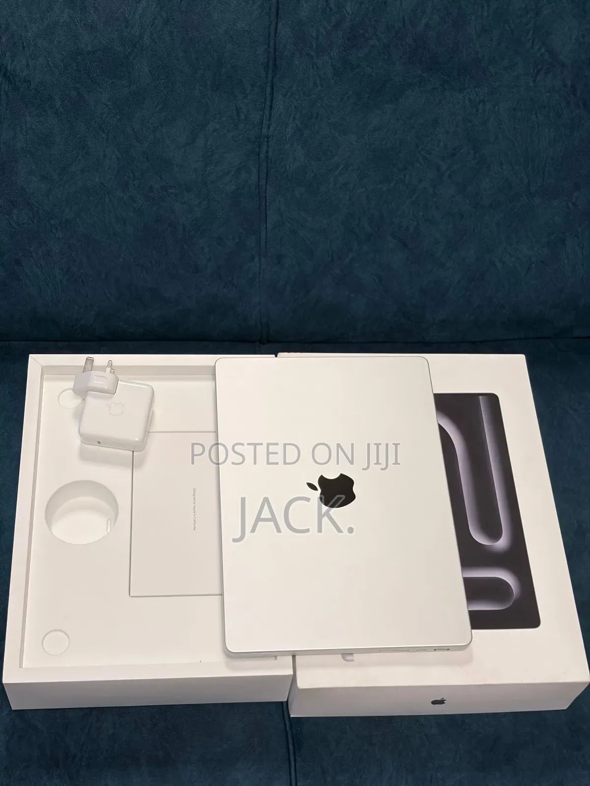 Laptop Apple Macbook Pro 2025 M5 14-inch 16GB Apple M5 SSD 512GB