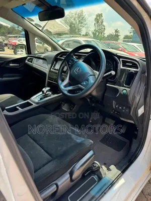 Honda Fit 2018 Off white