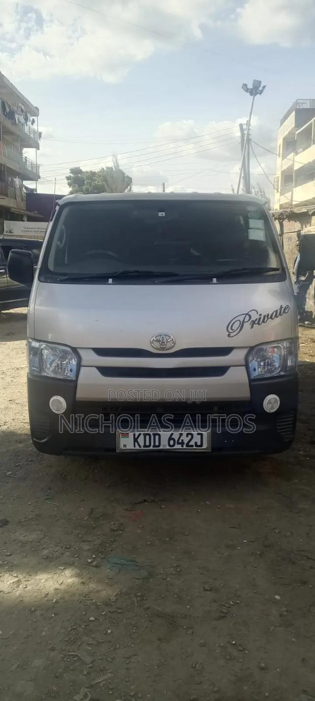 Toyota HiAce 2014 Silver