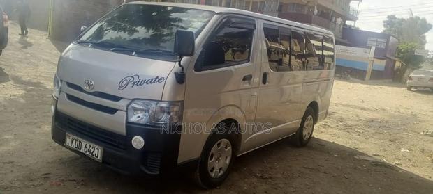 Toyota HiAce 2014 Silver - thumbnail 2