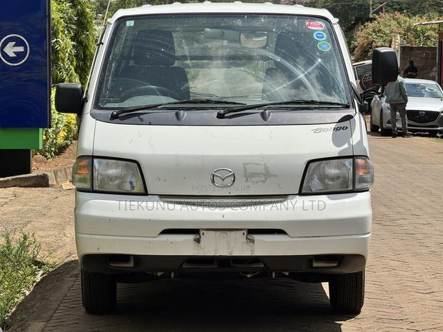 Mazda Bongo 2018 White - thumbnail 3