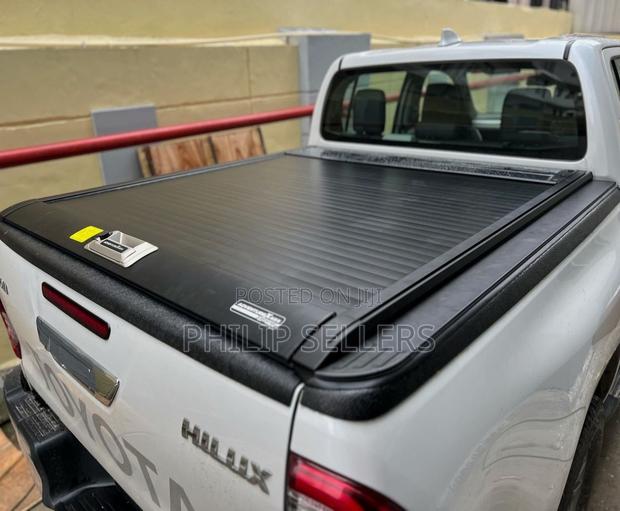 Hilux Expedition Series Manual Roller Shutters - main view
