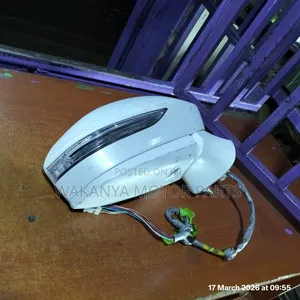Toyota Crown Model 2015 /2016 Power Side Mirror With Blinker