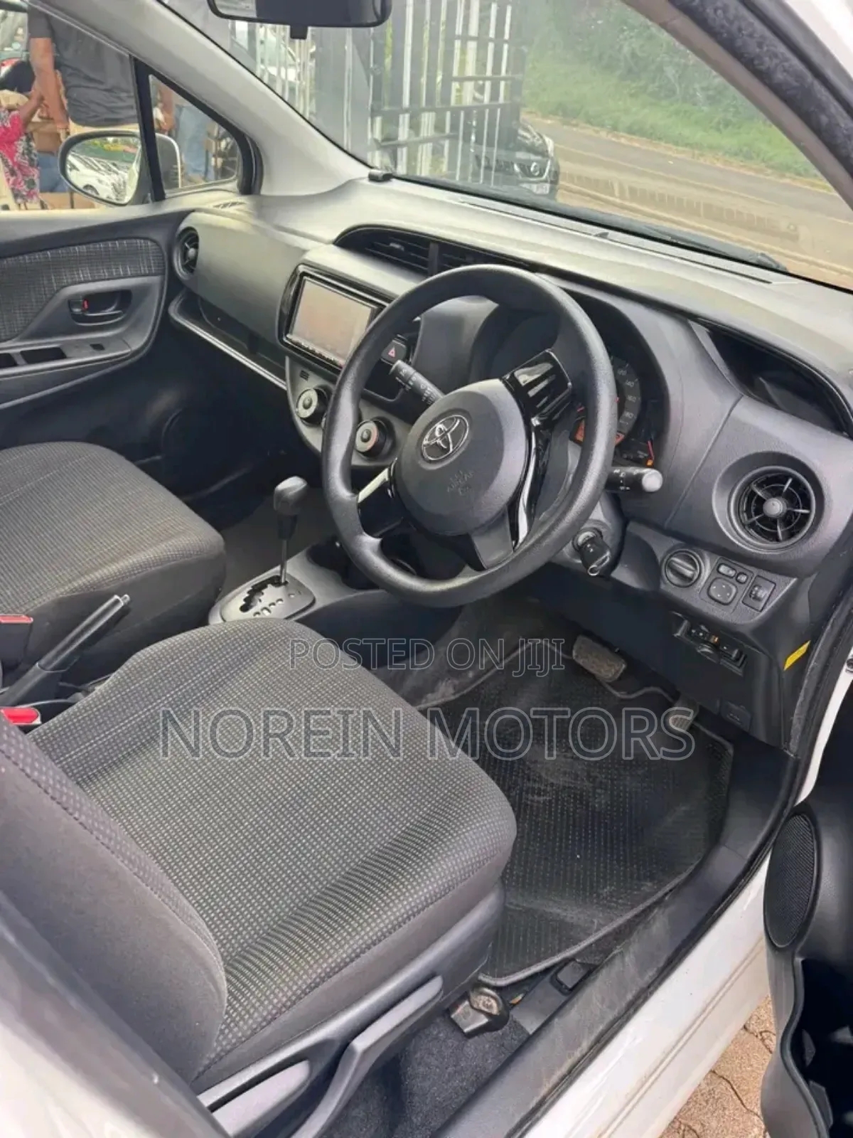 Toyota Vitz 2019 Off white