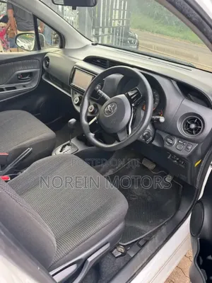 Toyota Vitz 2019 Off white