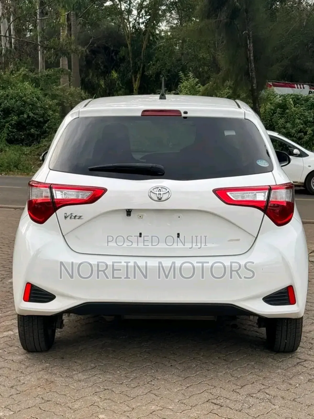 Toyota Vitz 2019 Off white