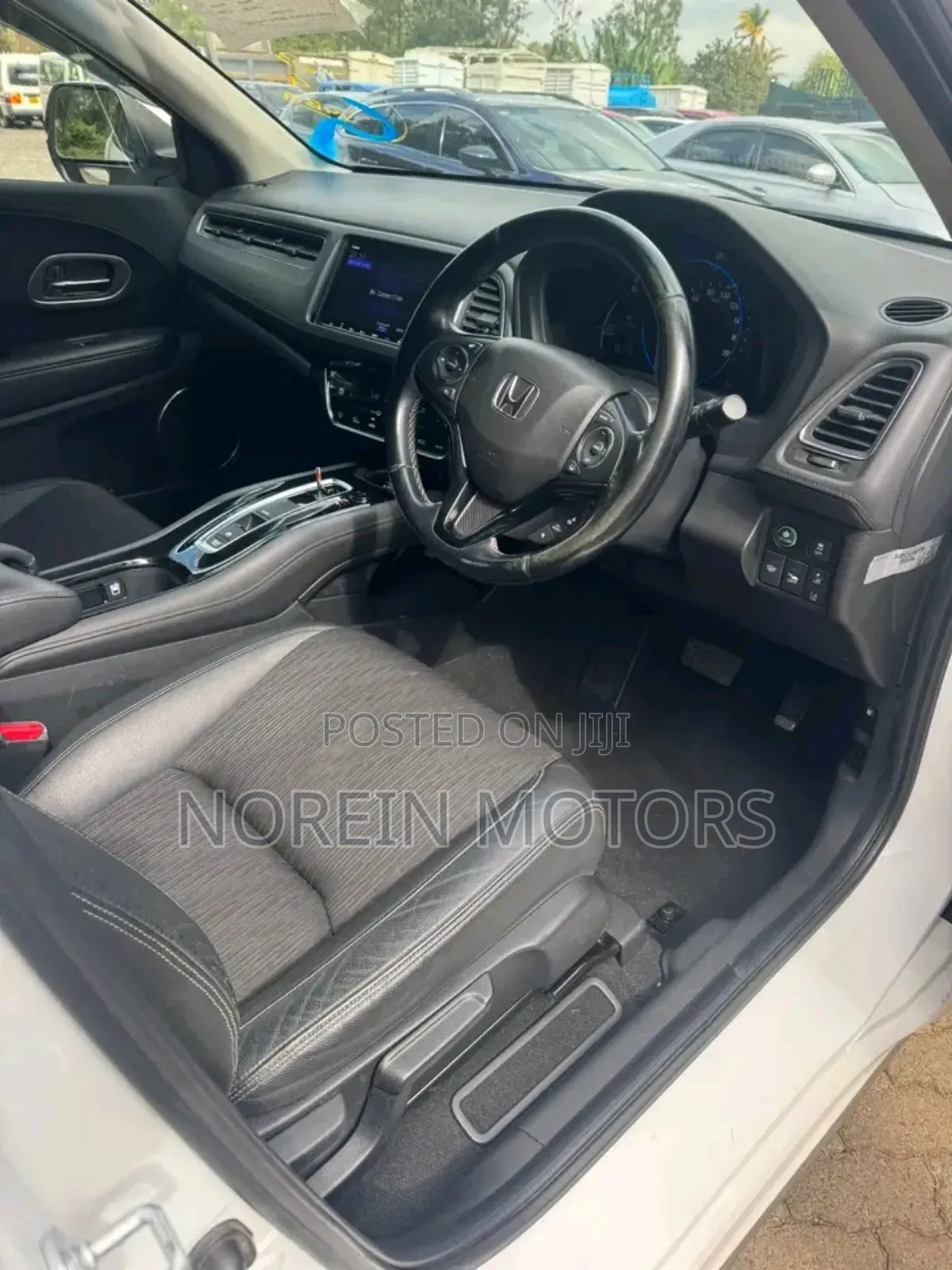 Honda Vezel 2018 Off white