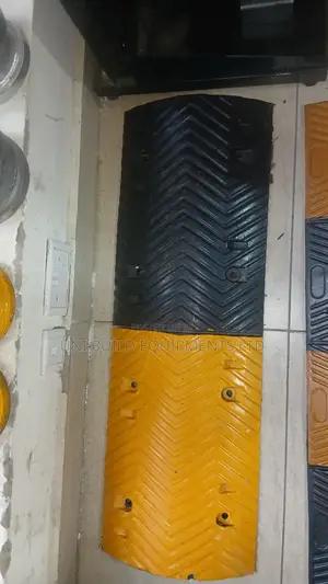 Speed Hump With Hollow Channel(70x50mm)(1000x350x70)15kgs