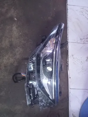 Toyota Auris Headlights Xenon
