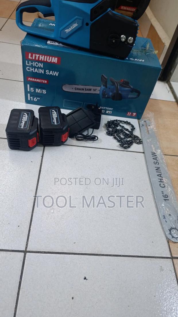 16" Makita Cordless Chainsaw/ Rechargeble 16" Chainsaw - thumbnail 2