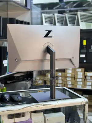 Hp Z24q G3 Computer Monitor (24") 2560 X 1440 Quad Hd Silver
