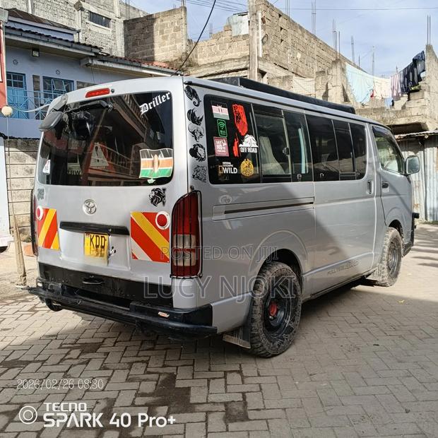 Toyota Grand HiAce 2013 Silver - thumbnail 3