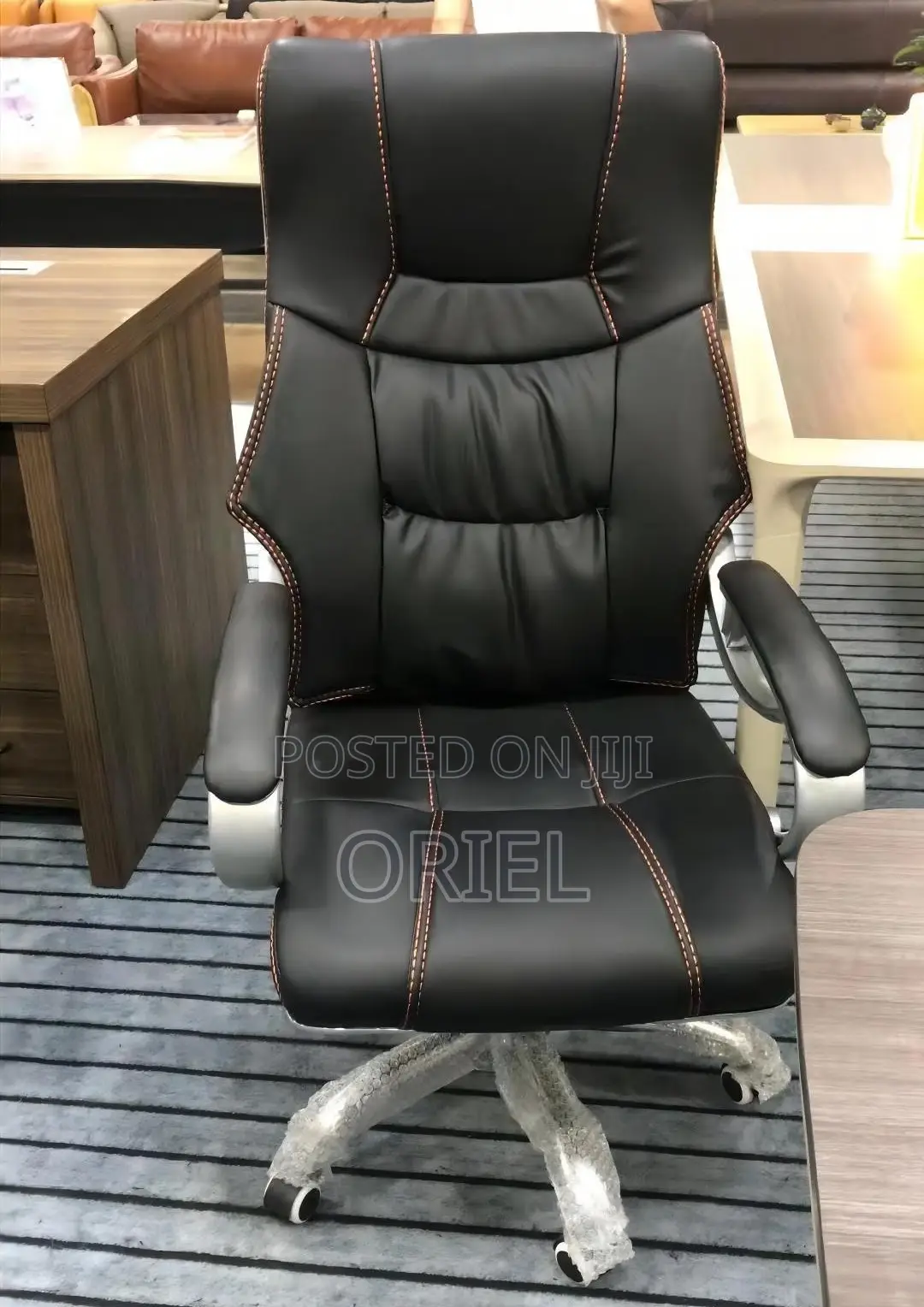 Modern Office Chair : Office Leather Padded Swivel Chair