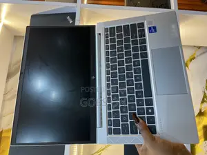 Laptop HP EliteBook 830 G8 16GB Intel Core i7 SSD 512GB