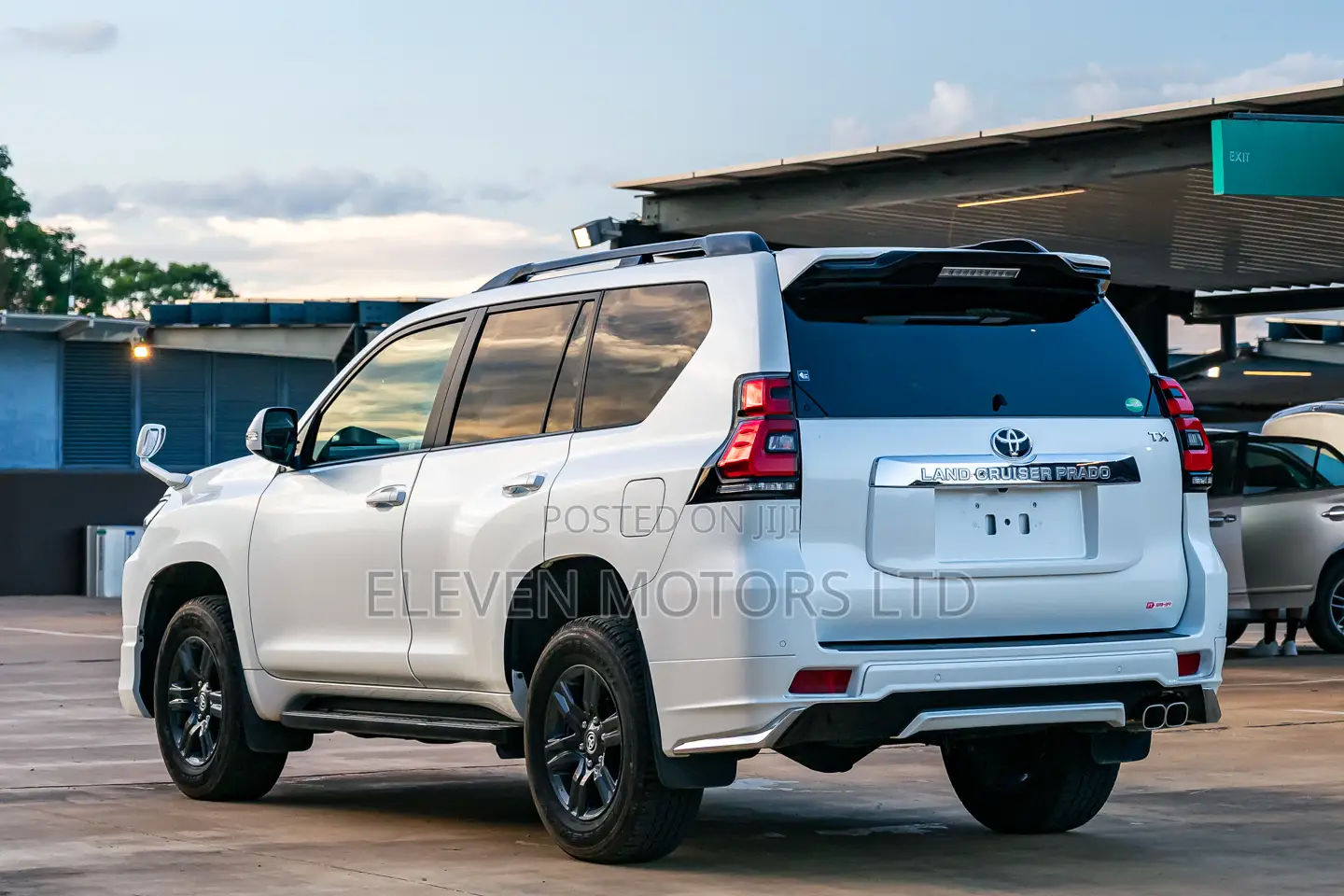 Toyota Land Cruiser Prado 2.8 2019 White