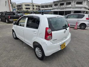 Toyota Passo 1.0 AWD 2013 White