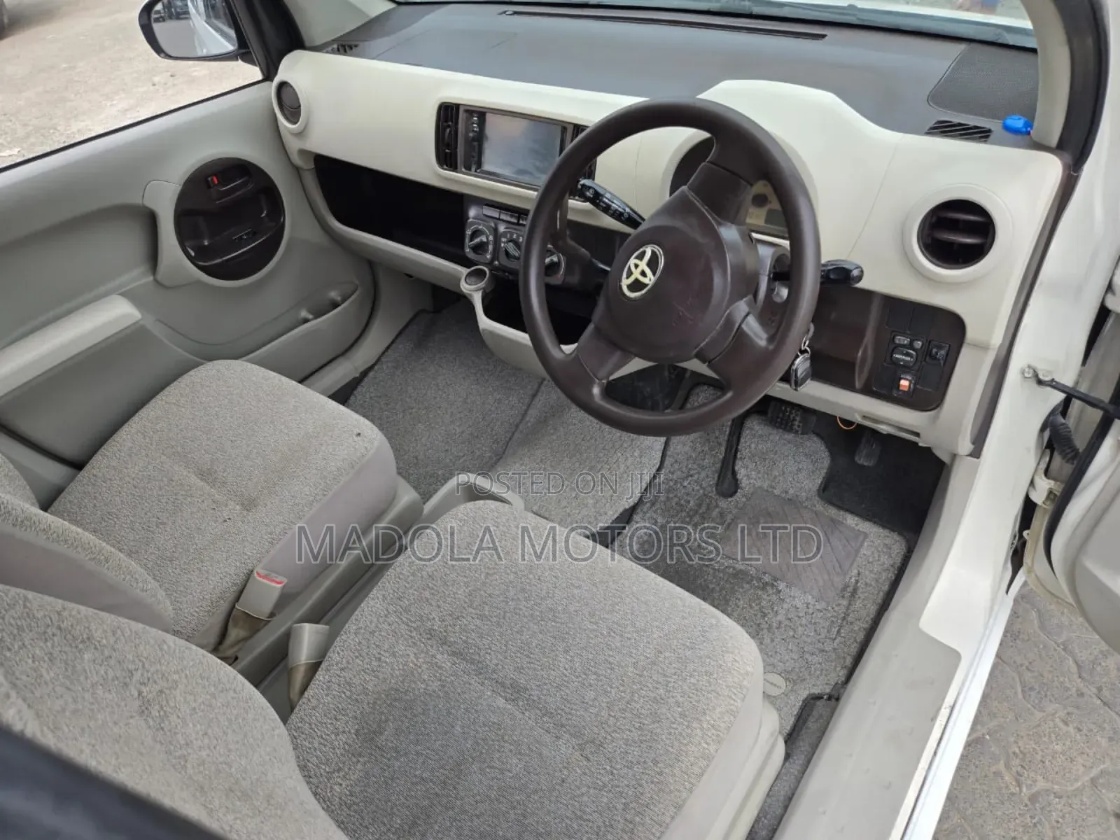 Toyota Passo 1.0 AWD 2013 White