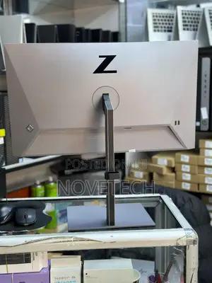 Hp Z24q G3 24-Inch QHD Display 90hz Performance, Business-Class