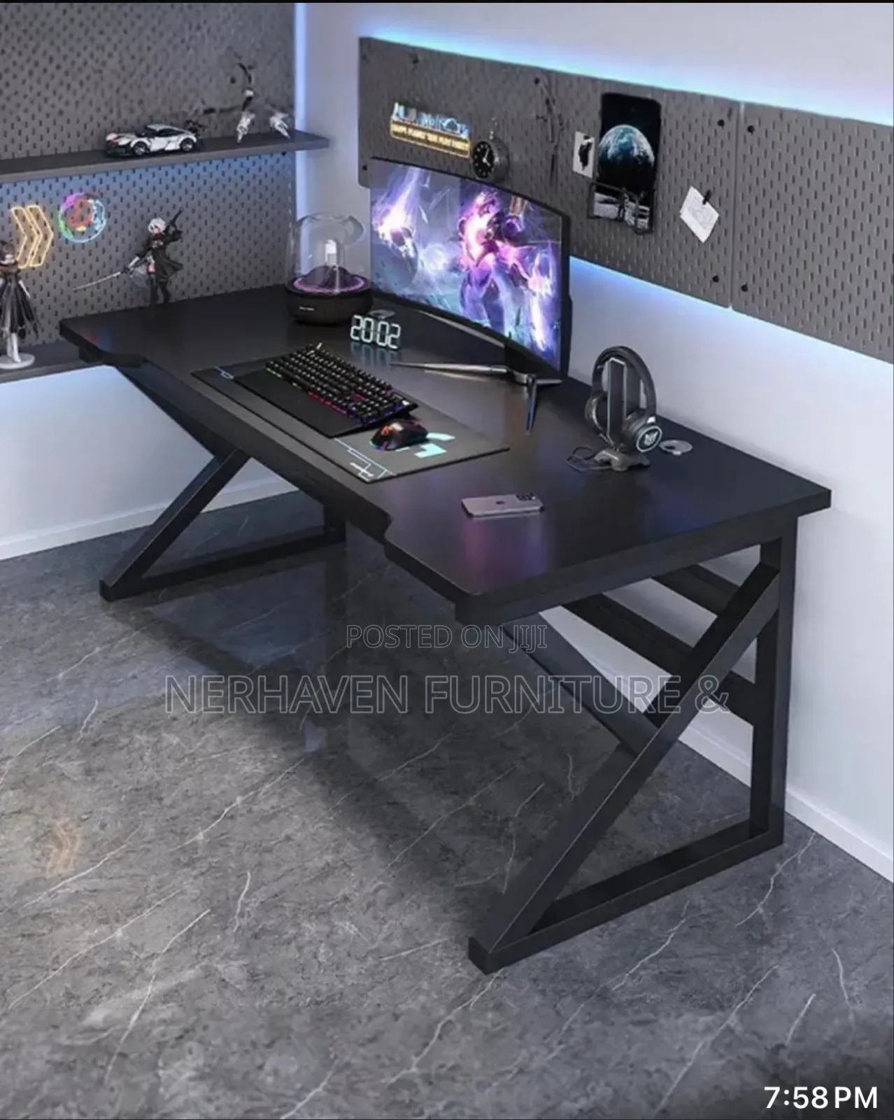 Metallic Computer Desk for Gaming Work