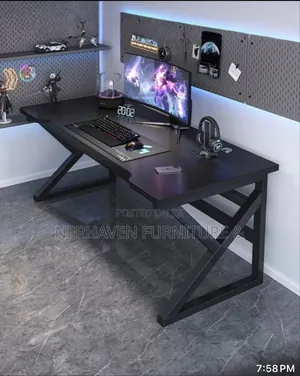Metallic Computer Desk for Gaming Work
