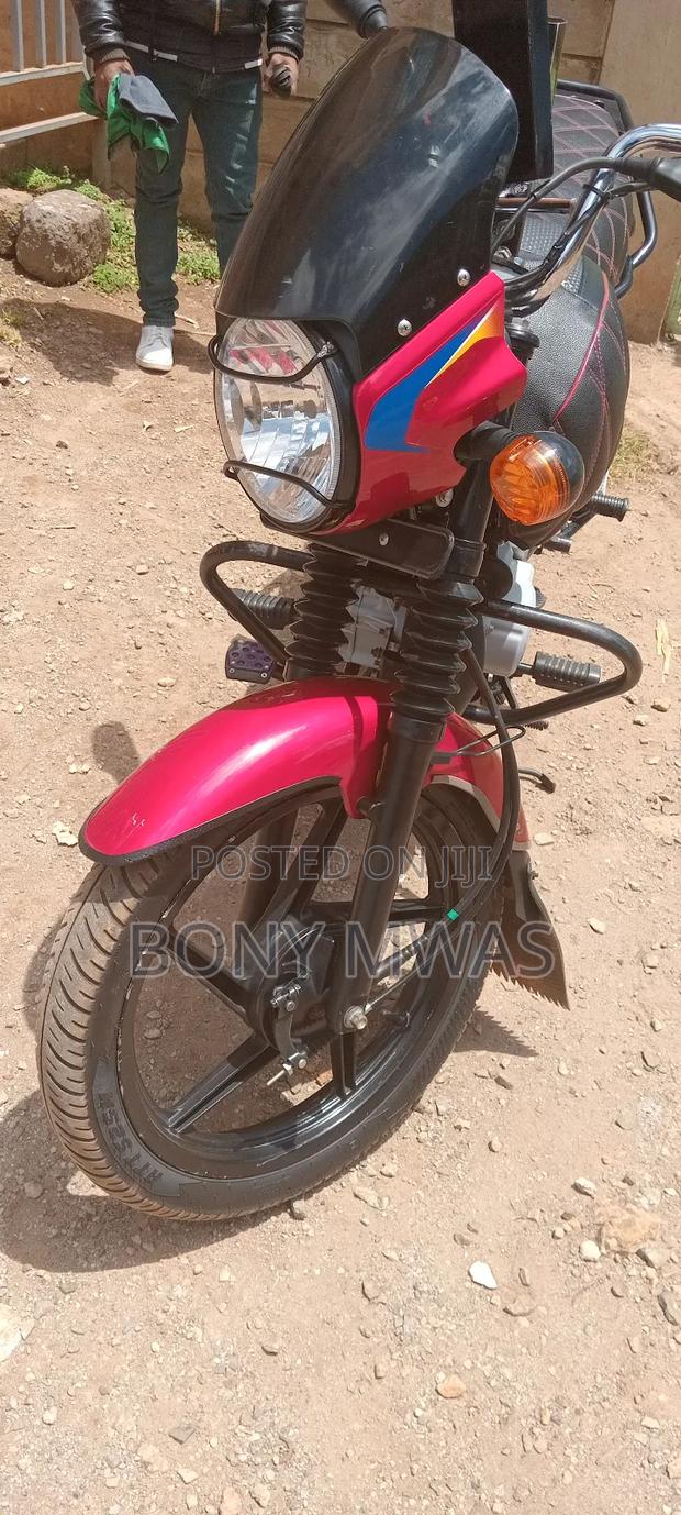 Bajaj Boxer 150 UG 2025 Red - main view