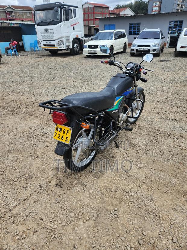 Honda CB 2025 Blue - main view