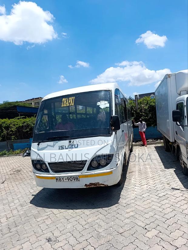 Isuzu NQR 2014 White - thumbnail 2