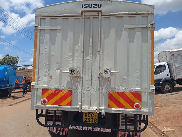 Isuzu FRR Lorry - thumbnail 3