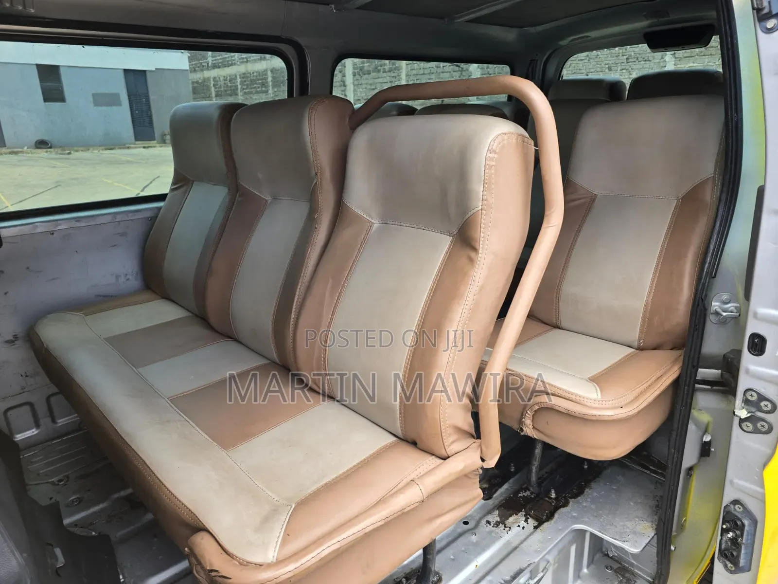 Nissan Caravan (Urvan) 2009 Yellow