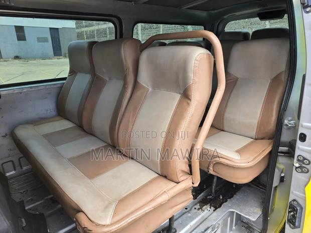 Nissan Caravan (Urvan) 2009 Yellow - thumbnail 10