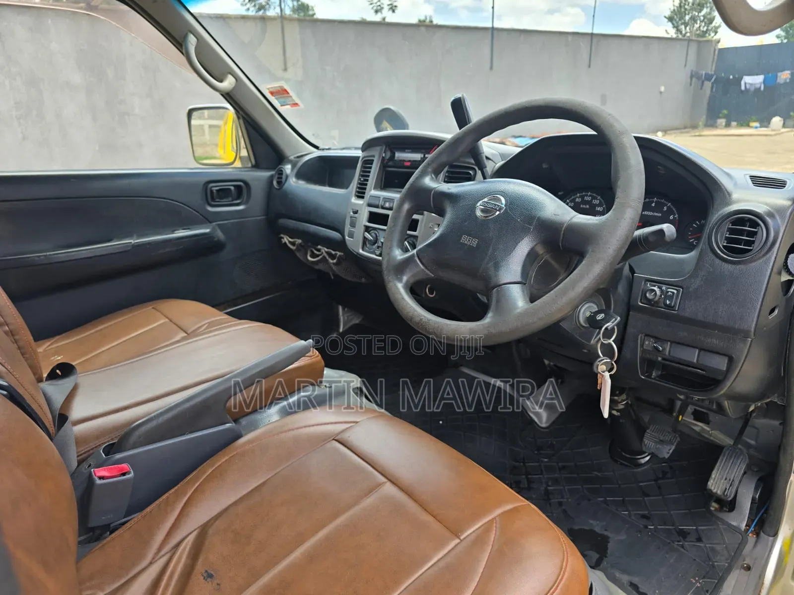 Nissan Caravan (Urvan) 2009 Yellow