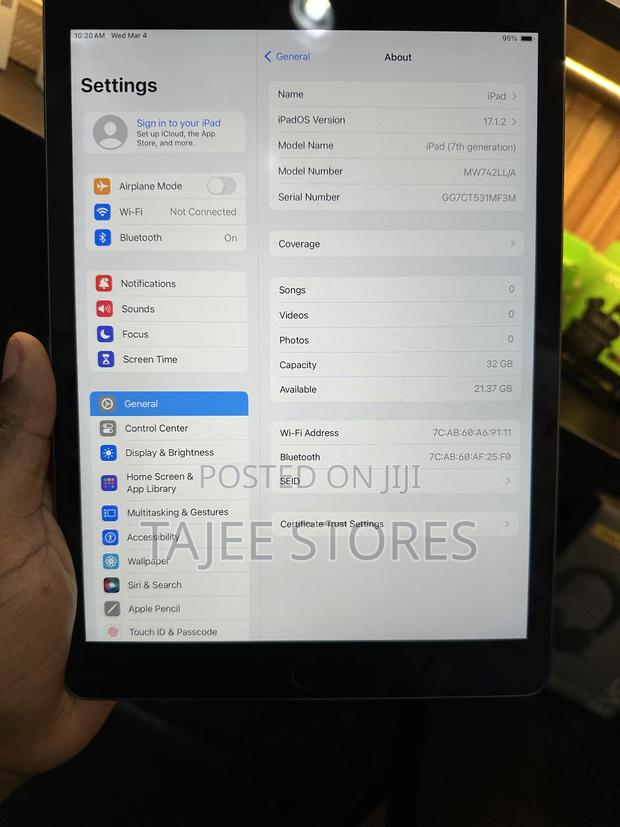 Apple iPad 9.7 32 GB Gray