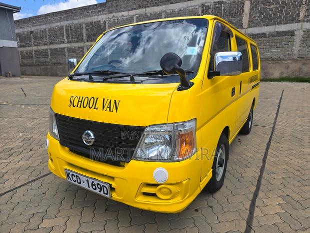 Nissan Caravan (Urvan) 2009 Yellow