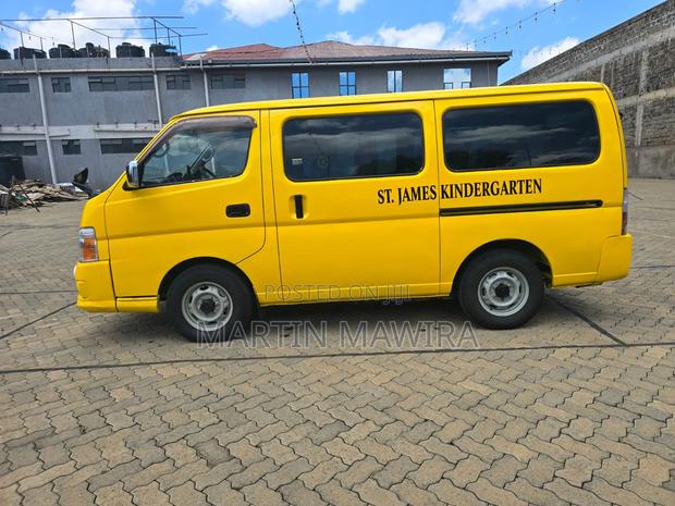 Nissan Caravan (Urvan) 2009 Yellow - thumbnail 7