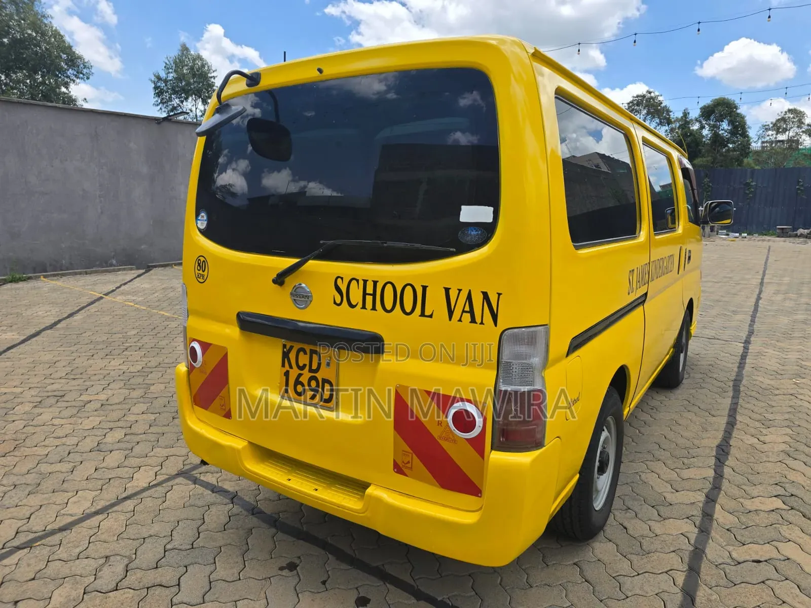 Nissan Caravan (Urvan) 2009 Yellow