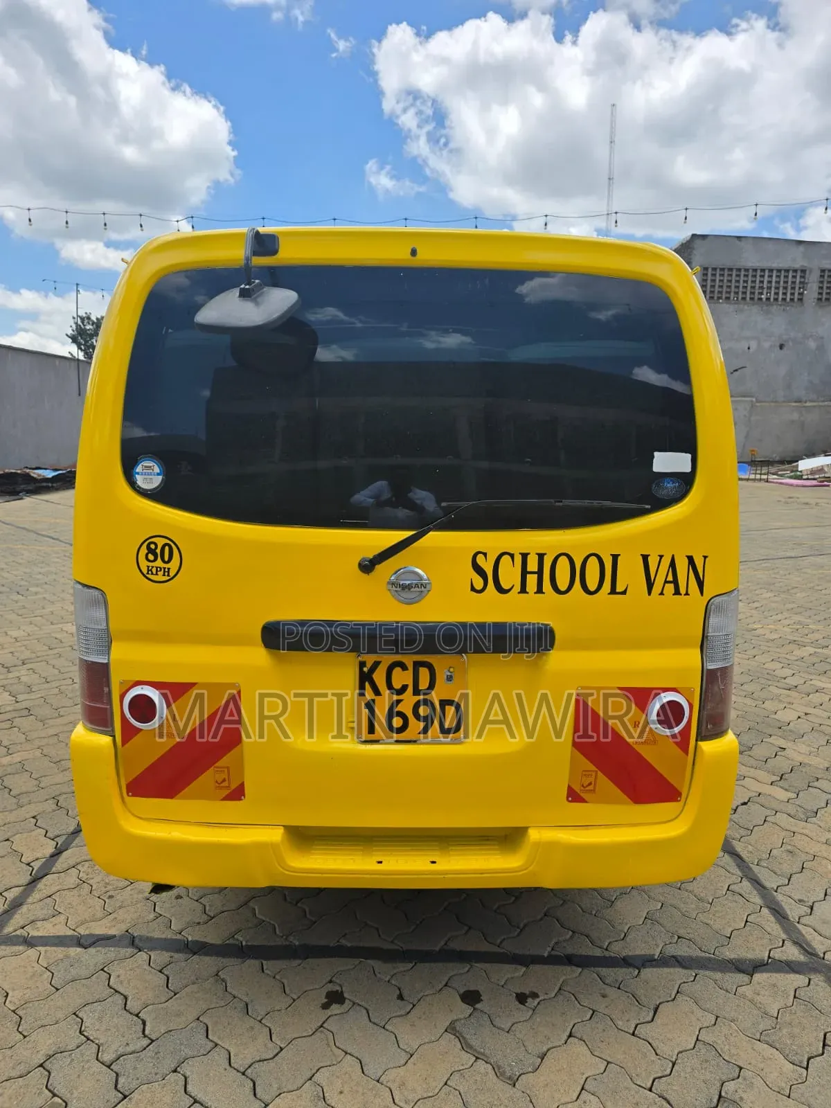 Nissan Caravan (Urvan) 2009 Yellow