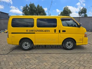 Nissan Caravan (Urvan) 2009 Yellow